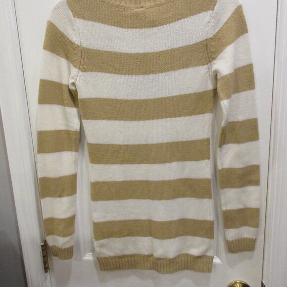 women's size M green sweater - Picture 2 of 6